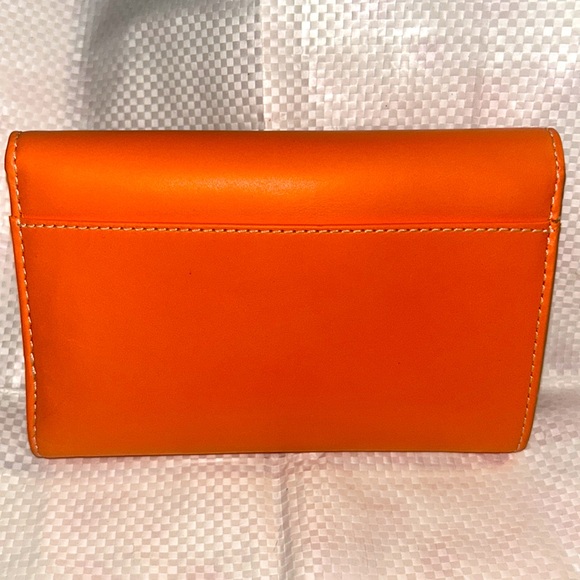 Dooney and Bourke trifold wallet - Picture 4 of 4